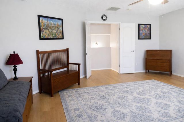 5529 Sandoval Drive NE, Rio Rancho, NM 87144