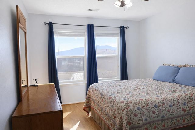 5529 Sandoval Drive NE, Rio Rancho, NM 87144