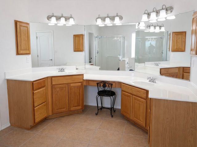 5529 Sandoval Drive NE, Rio Rancho, NM 87144