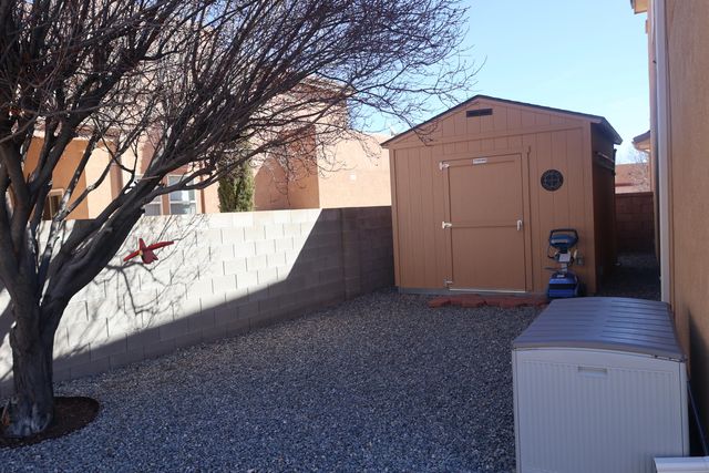 5529 Sandoval Drive NE, Rio Rancho, NM 87144