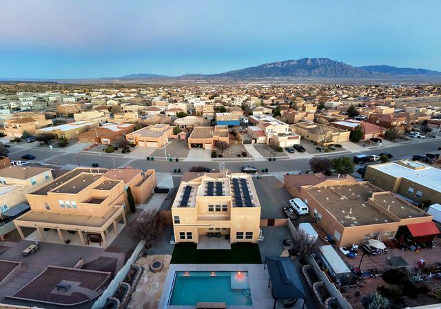 5529 Sandoval Drive NE, Rio Rancho, NM 87144