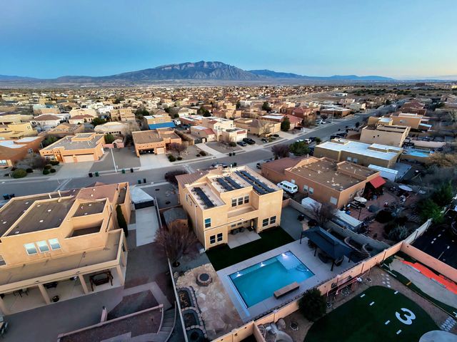 5529 Sandoval Drive NE, Rio Rancho, NM 87144