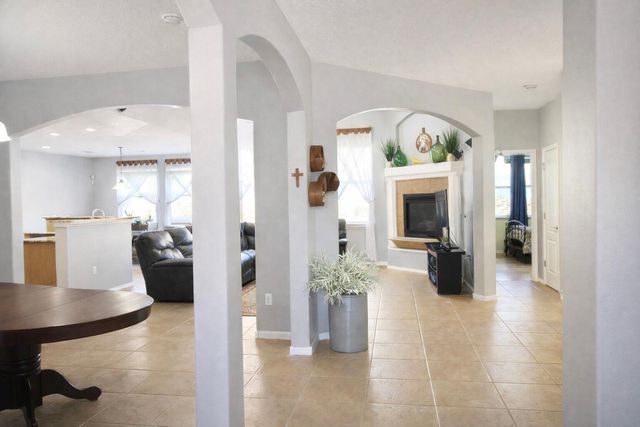 5529 Sandoval Drive NE, Rio Rancho, NM 87144