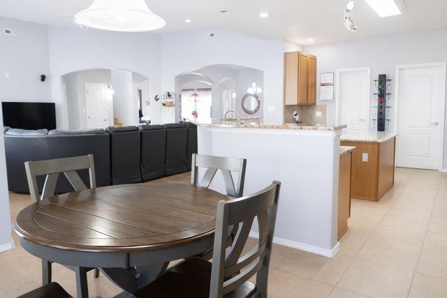 5529 Sandoval Drive NE, Rio Rancho, NM 87144