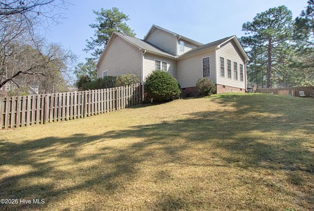105 Kingswood Circle, Pinehurst, NC 28374