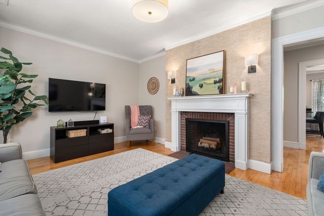 111 Church St 111, Watertown, MA 02472
