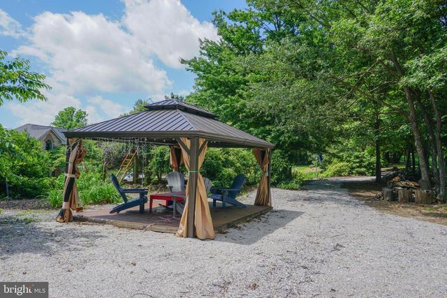 4815 ZEIGLERS CHURCH RD, Spring Grove, PA 17362