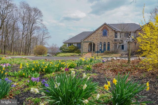 4815 ZEIGLERS CHURCH RD, Spring Grove, PA 17362