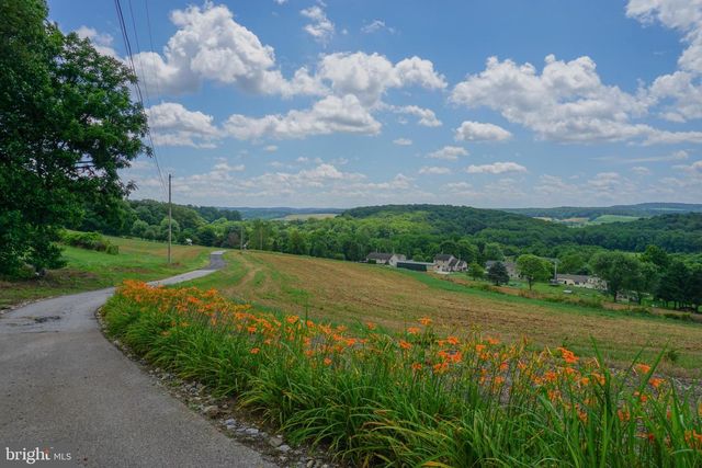 4815 ZEIGLERS CHURCH RD, Spring Grove, PA 17362