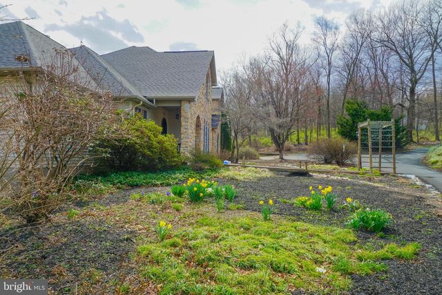 4815 ZEIGLERS CHURCH RD, Spring Grove, PA 17362