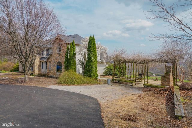 4815 ZEIGLERS CHURCH RD, Spring Grove, PA 17362