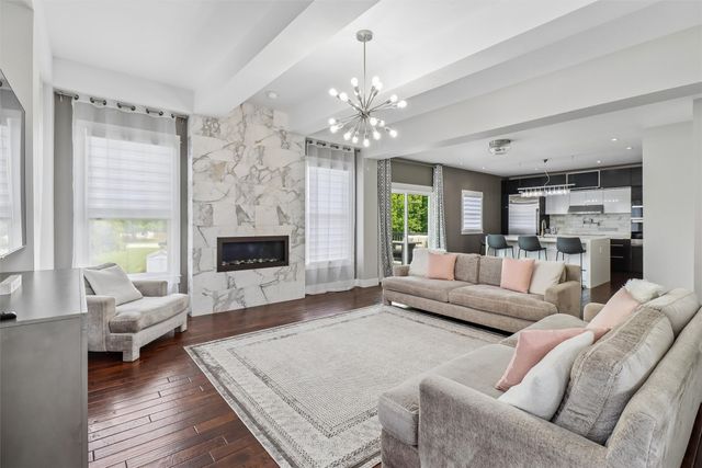 531 77th Street, West Des Moines, IA 50266