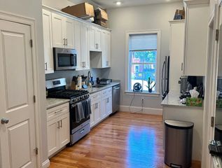 18 Murdock St 18, Barnstable, MA 02135