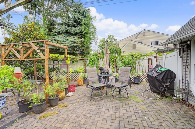 210 Spindle Road, Hicksville, NY 11801