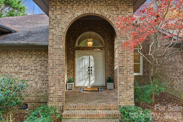 927 Longfield Circle, Charlotte, NC 28270