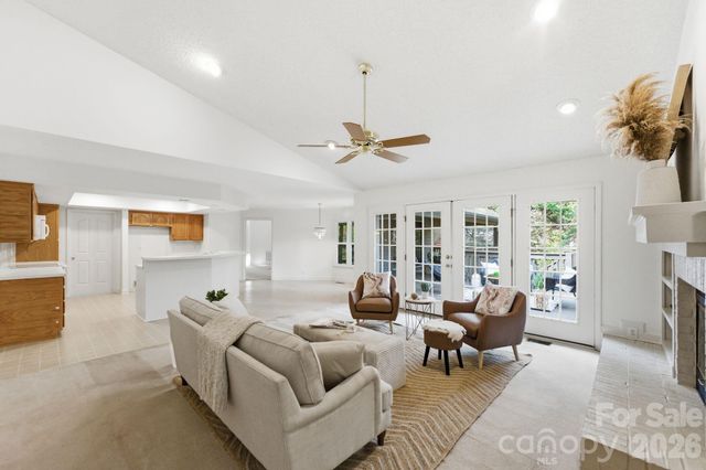 927 Longfield Circle, Charlotte, NC 28270