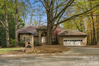 927 Longfield Circle, Charlotte, NC 28270
