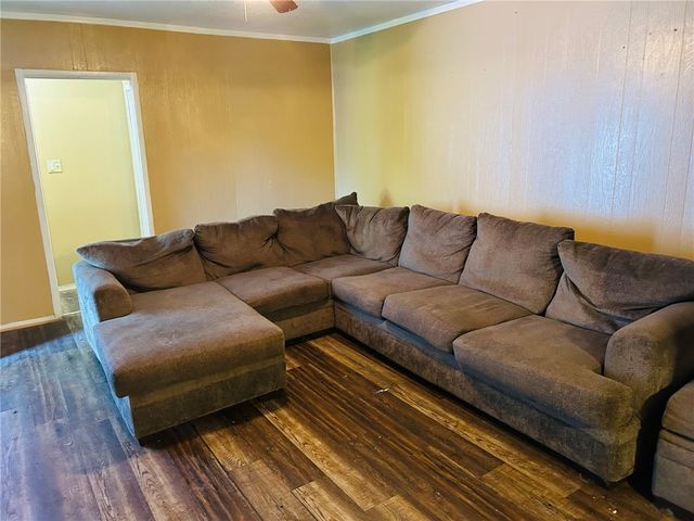 1152 E 4th St, Alice, TX 78332