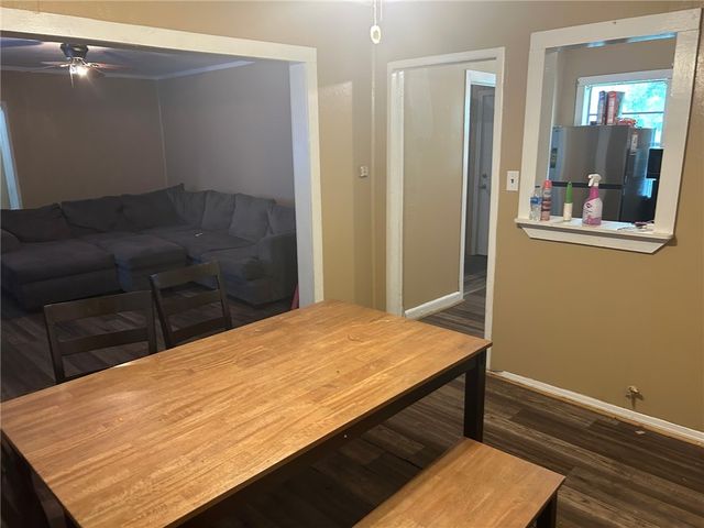 1152 E 4th St, Alice, TX 78332