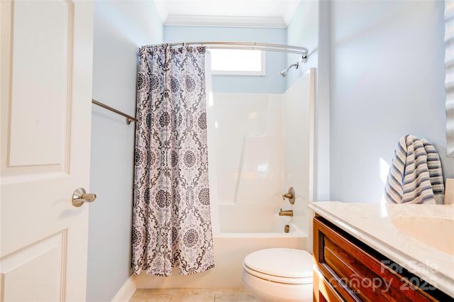 128 Harbourtown Drive, Kings Mountain, NC 28086