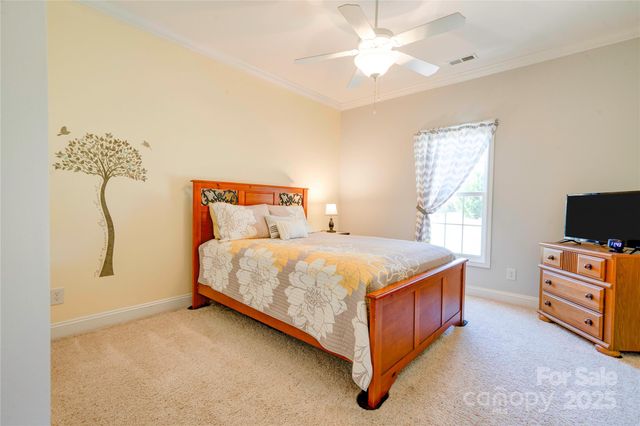 128 Harbourtown Drive, Kings Mountain, NC 28086