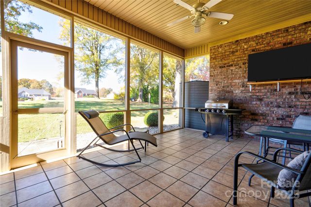 128 Harbourtown Drive, Kings Mountain, NC 28086