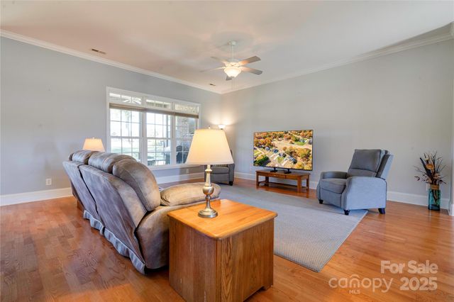 128 Harbourtown Drive, Kings Mountain, NC 28086