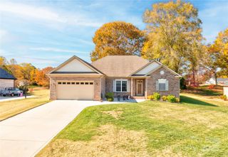 128 Harbourtown Drive, Kings Mountain, NC 28086