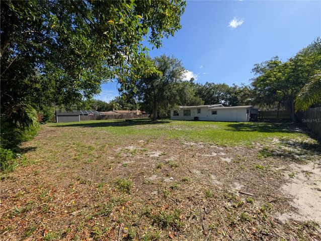 739 CENTER STREET, Waverly, FL 33877