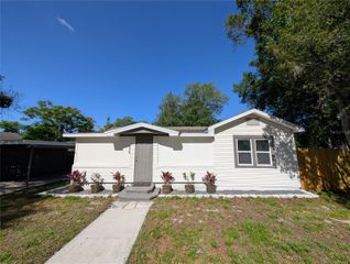 739 CENTER STREET, Waverly, FL 33877