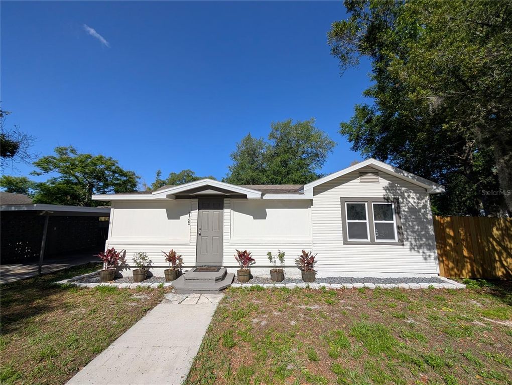 739 CENTER STREET, Waverly, FL 33877