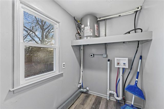 909 S Maple Street, Ottawa, KS 66067