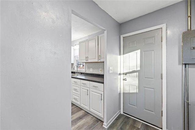 909 S Maple Street, Ottawa, KS 66067