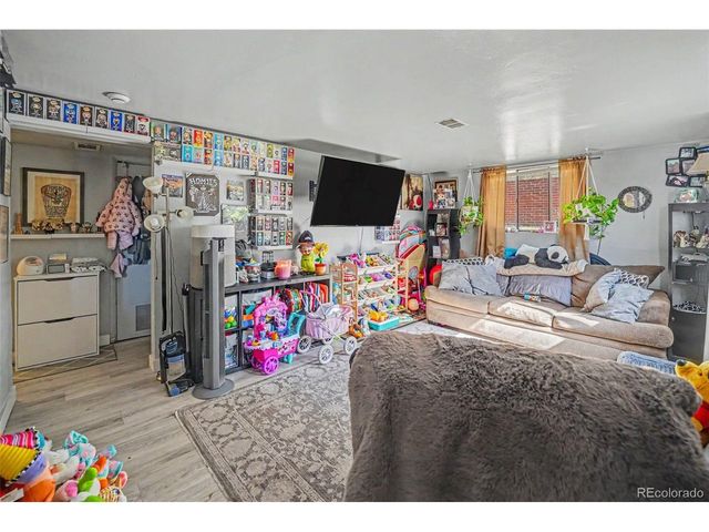2685 S Logan St 2687, Denver, CO 80210