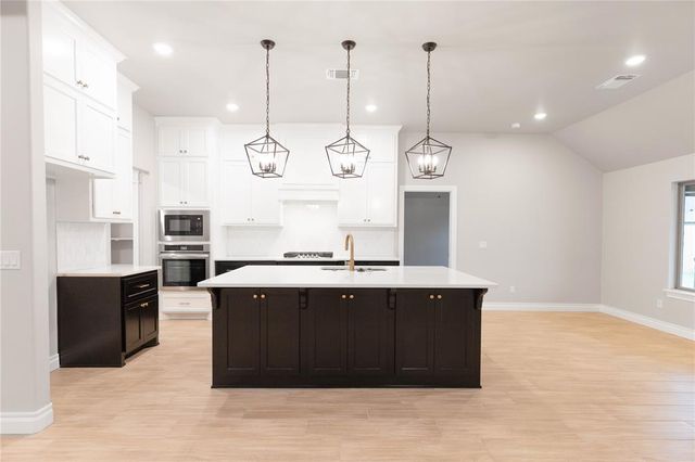 9324 NW 116th Street, Yukon, OK 73099