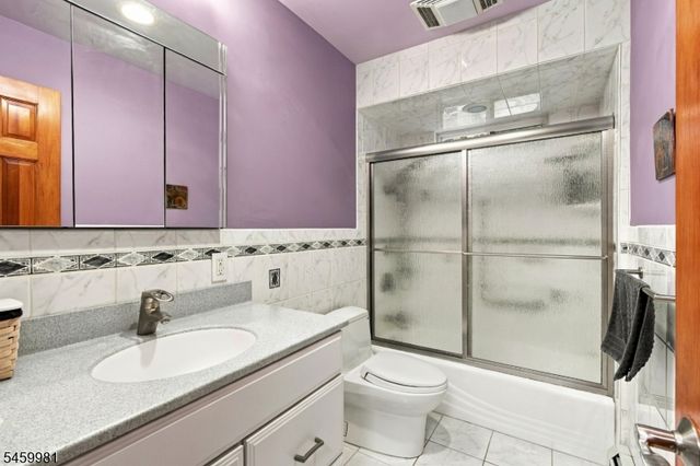 9 Melrose Ave, West Milford Twp., NJ 07421