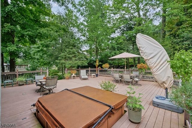 9 Melrose Ave, West Milford Twp., NJ 07421