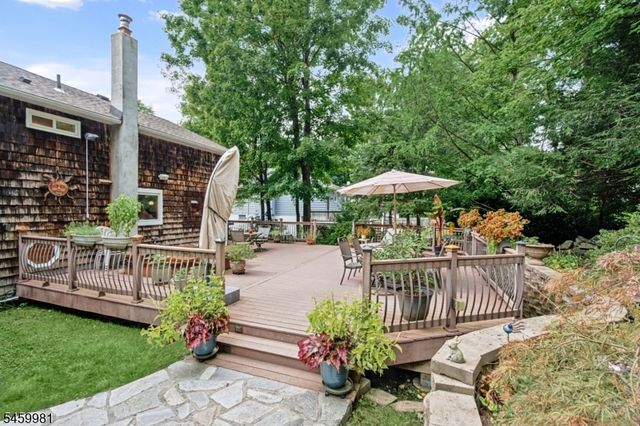 9 Melrose Ave, West Milford Twp., NJ 07421