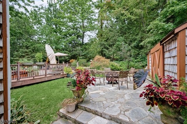 9 Melrose Ave, West Milford Twp., NJ 07421