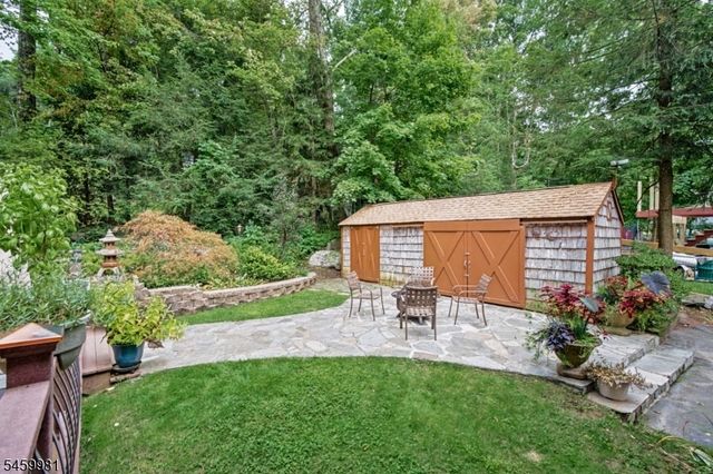 9 Melrose Ave, West Milford Twp., NJ 07421