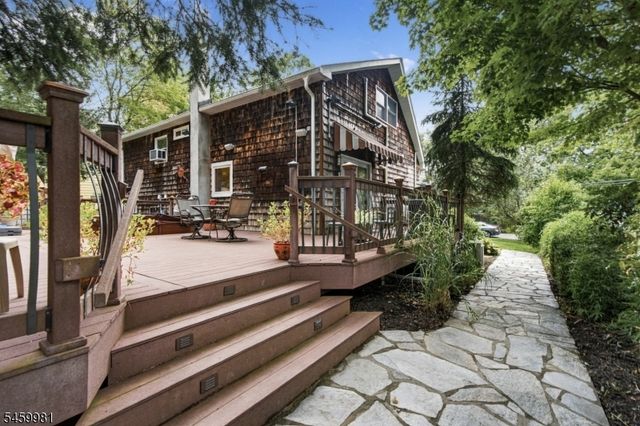 9 Melrose Ave, West Milford Twp., NJ 07421