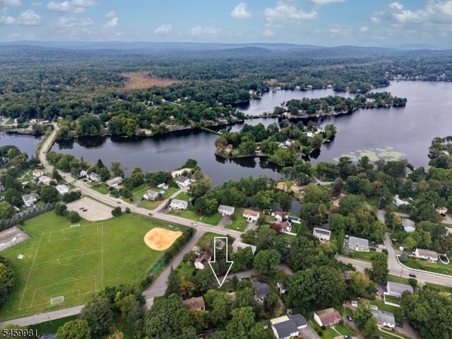 9 Melrose Ave, West Milford Twp., NJ 07421