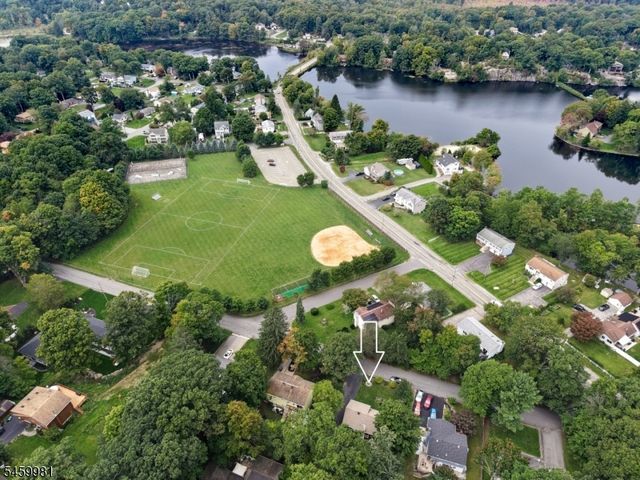 9 Melrose Ave, West Milford Twp., NJ 07421