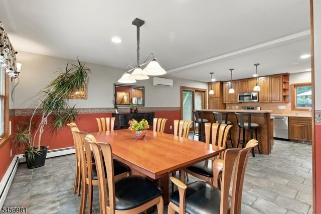 9 Melrose Ave, West Milford Twp., NJ 07421