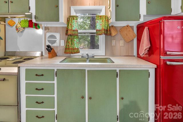 175 Elmwood Drive, Troy, NC 27371