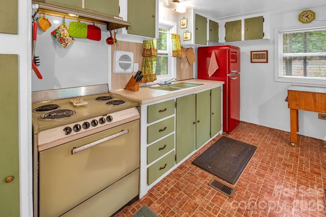 175 Elmwood Drive, Troy, NC 27371