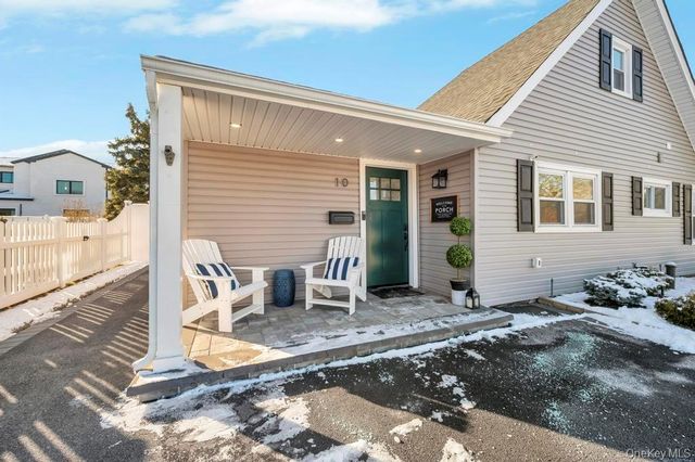 10 Petal Lane, Hicksville, NY 11801