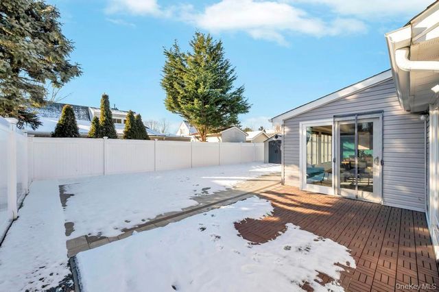 10 Petal Lane, Hicksville, NY 11801