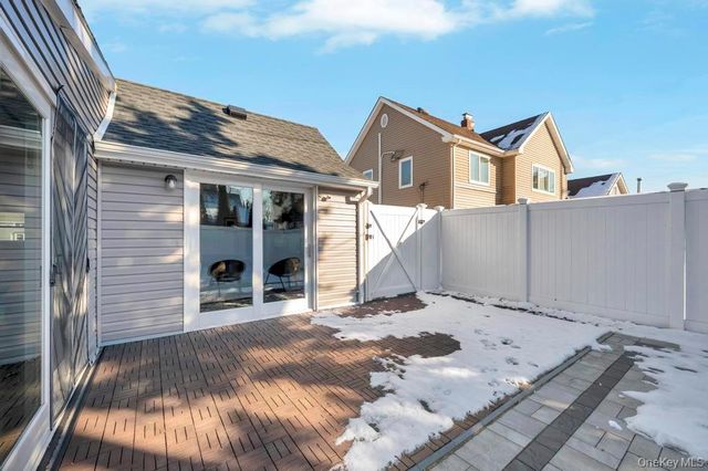 10 Petal Lane, Hicksville, NY 11801