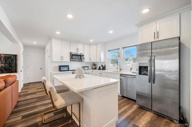 10 Petal Lane, Hicksville, NY 11801